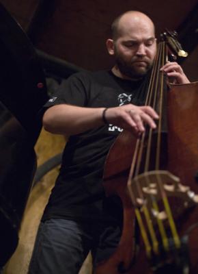 images/Muzyka/Adam Kowalewski -pion/Kowalewski-09.jpg